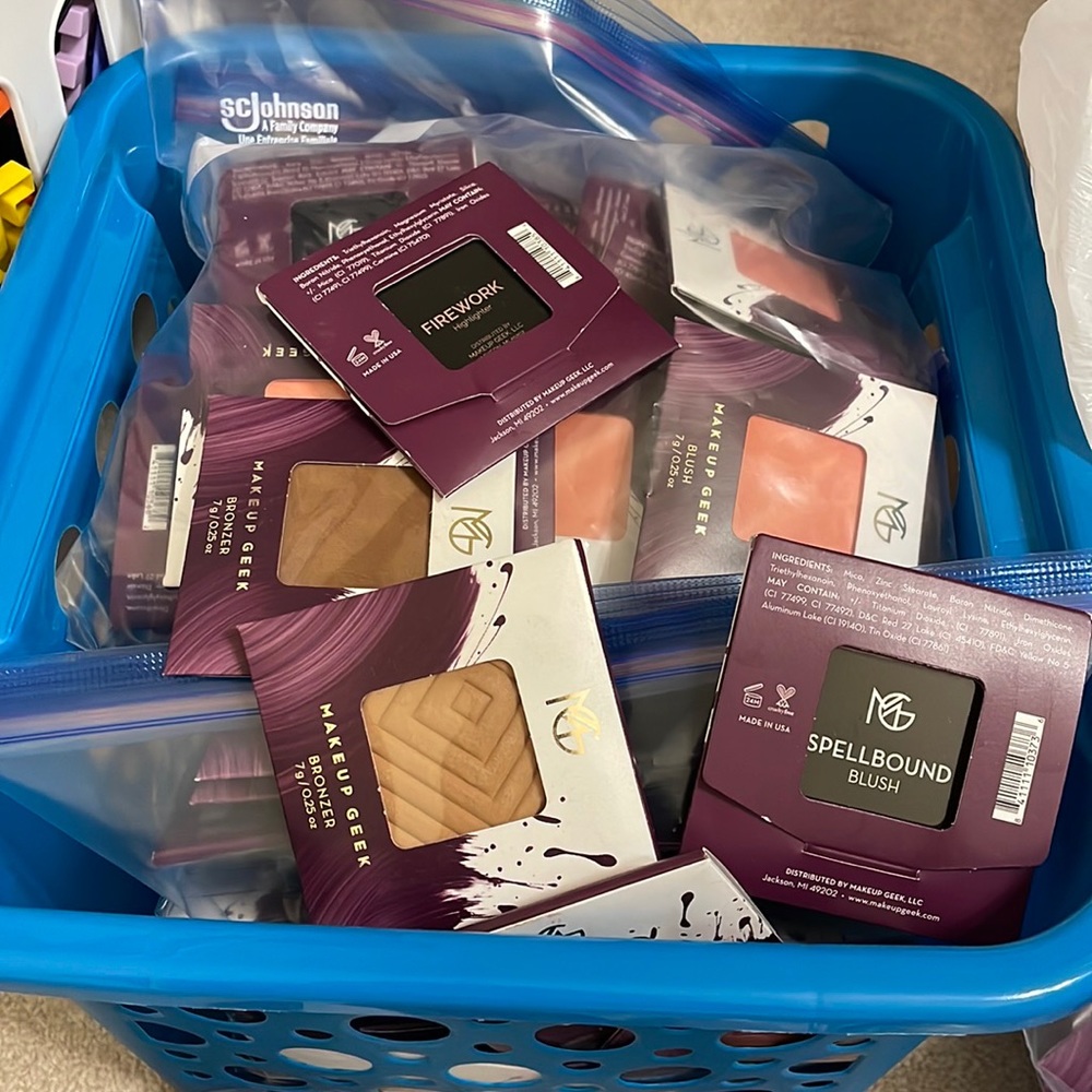 Makeup geek bundle